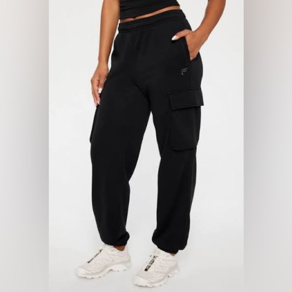 Fabletics Black Cargo Terry Joggers Small